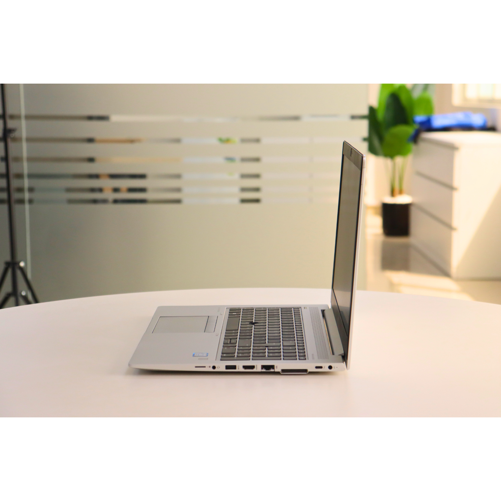 HP ELITEBOOK 850 G6: 8th Gen i5, 8GB RAM, 256GB SSD, SN:01380