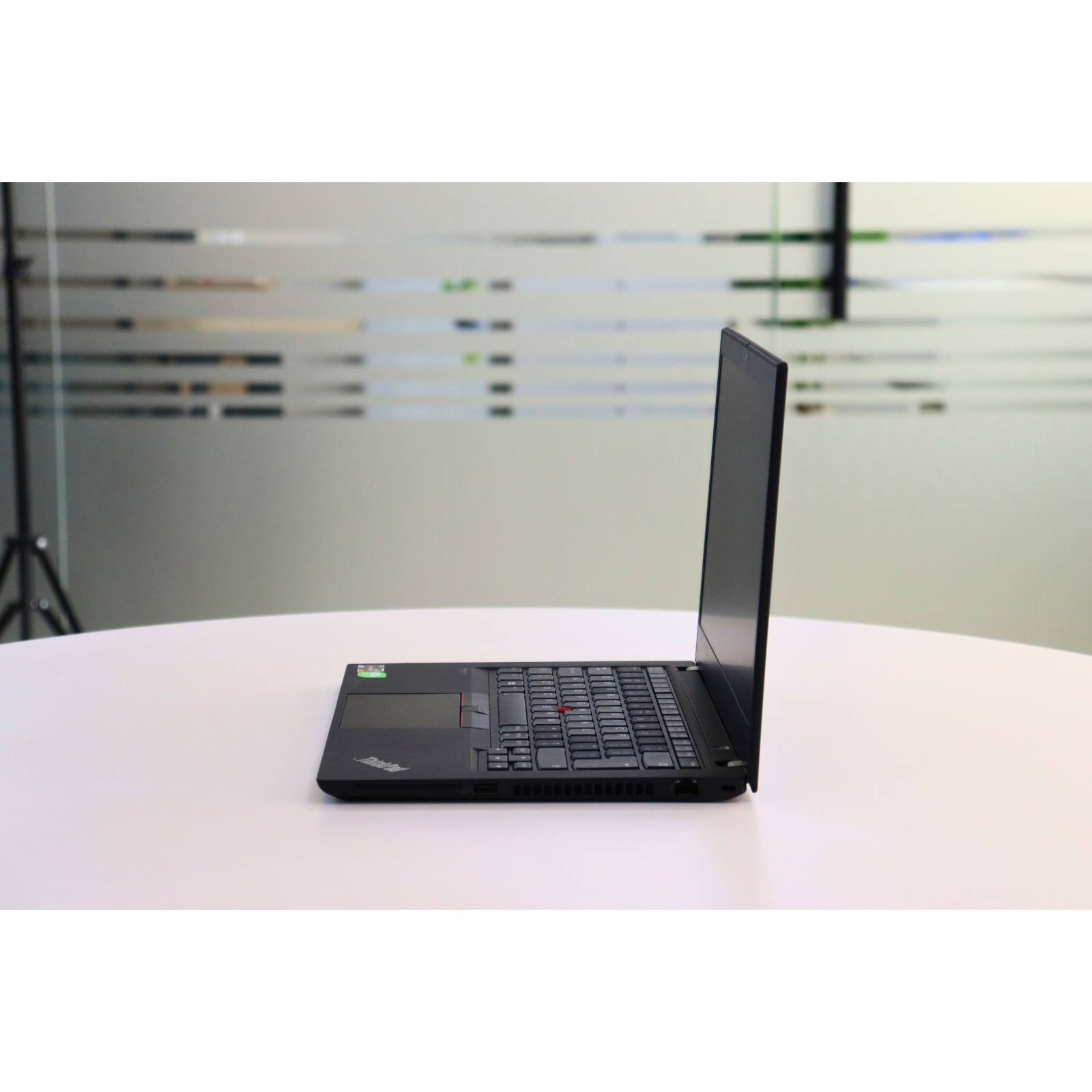 LENOVO THINKPAD T14 GEN 2: AMD RYZEN 5, 16GB RAM, 256GB SSD, SN:00675
