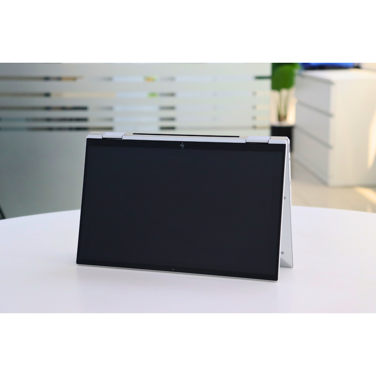 HP ELITEBOOK X360 1030 G8: 11th Gen i5, 16GB RAM, 256GB SSD, SN:898727