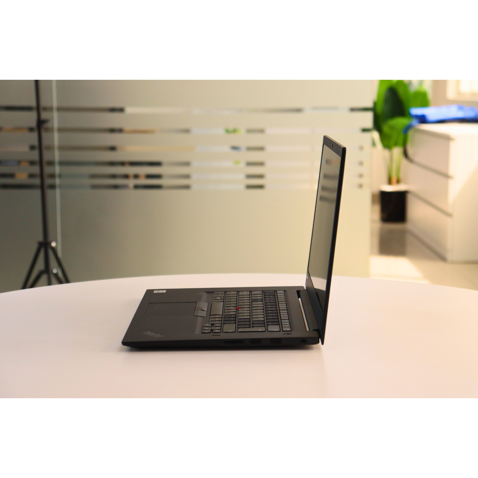LENOVO THINKPAD P1 GEN 3: Intel Core i7, 10th Gen, 8GB RAM, 1024GB SSD SN:01664