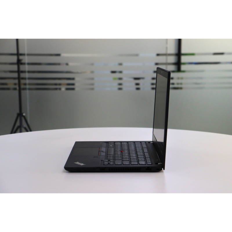 LENOVO THINKPAD T14 GEN 2: AMD RYZEN 7, 32GB RAM, 256GB SSD, SN:915924