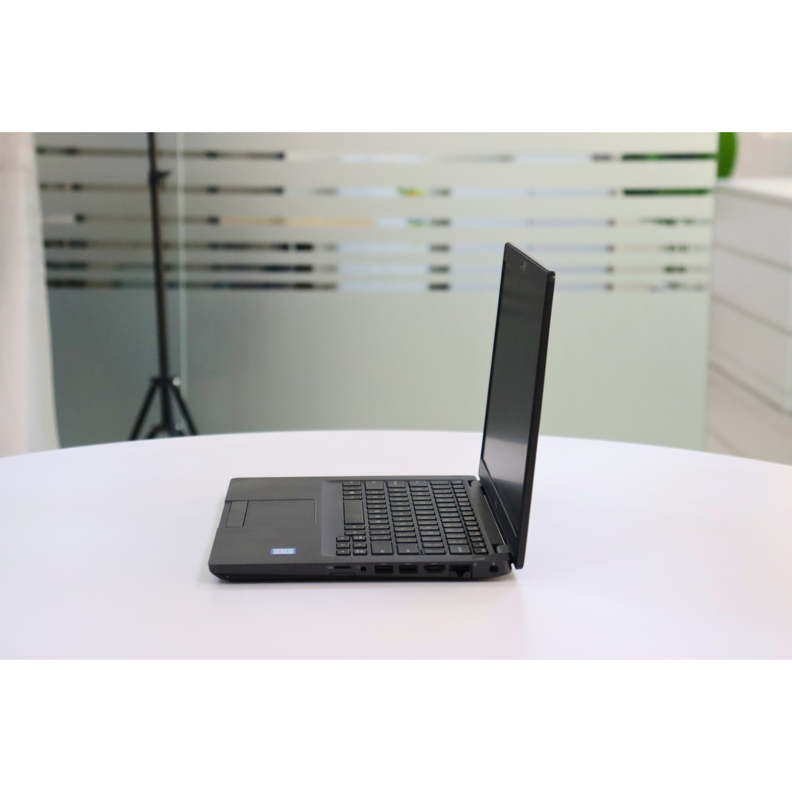DELL LATITUDE 5400: 8th Gen i5, 16GB RAM, 256GB SSD, SN:95777