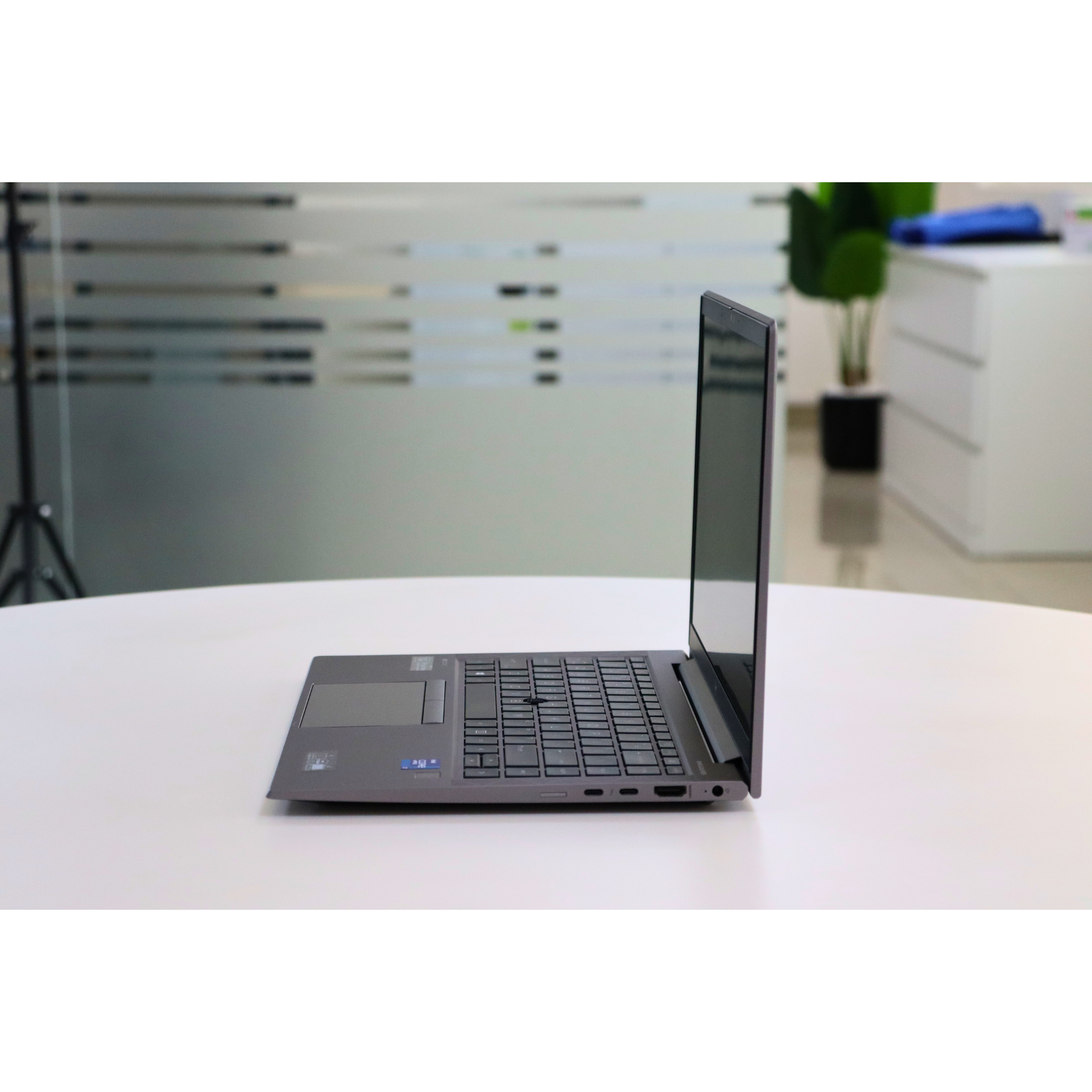 HP ZBOOK FIREFLY 14 G8: 11th Gen i7, 32GB RAM, 512GB SSD, SN:22091