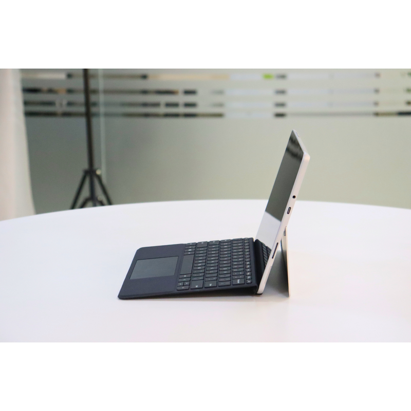 Microsoft SURFACE GO 2: 8th Gen M3, 8GB RAM, 128GB SSD, SN:76532