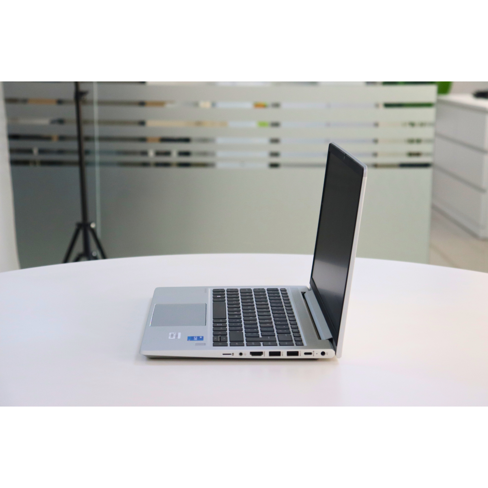 HP PROBOOK 640 G8: 11th Gen i5, 16GB RAM, 256GB SSD, SN:01238
