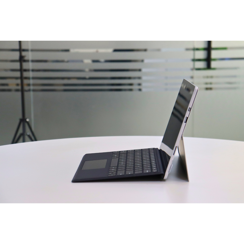MICROSOFT SURFACE PRO 5: 7th Gen i5, 8GB RAM, 256GB SSD, SN:18906