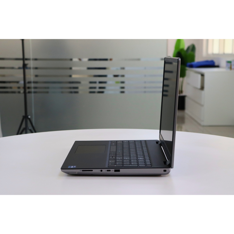 Dell PRECISION 7670: 12th Gen i7, 32GB RAM, 512GB SSD, SN:19509