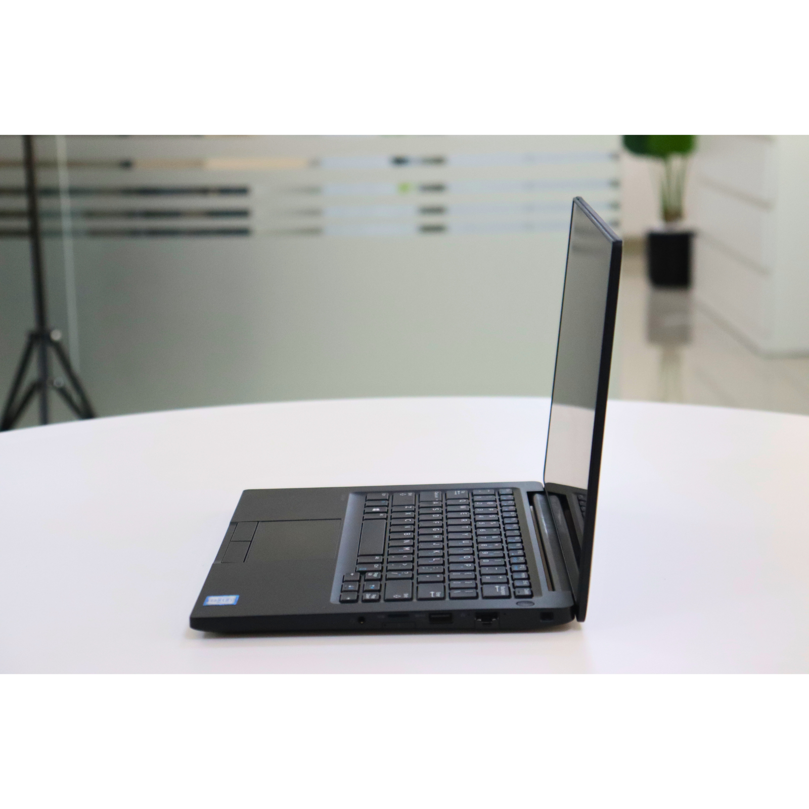 Dell LATITUDE 7280: 6th Gen i5, 8GB RAM, 256GB SSD, SN:18029