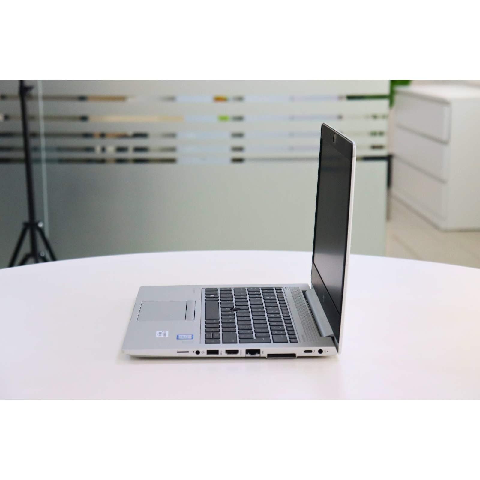 HP ELITEBOOK 830 G5: 8th Gen i5, 16GB RAM, 256GB SSD, SN:00608