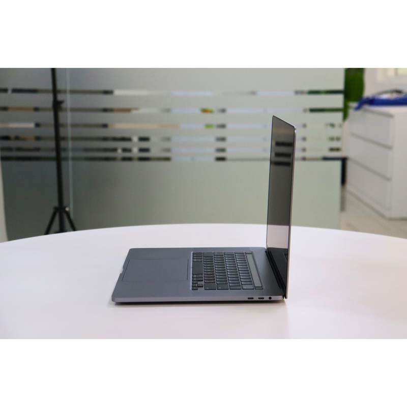 Apple MACBOOK PRO A2141 (2019): i7, 9th Gen, 16GB RAM, 512GB SSD, SN:95746