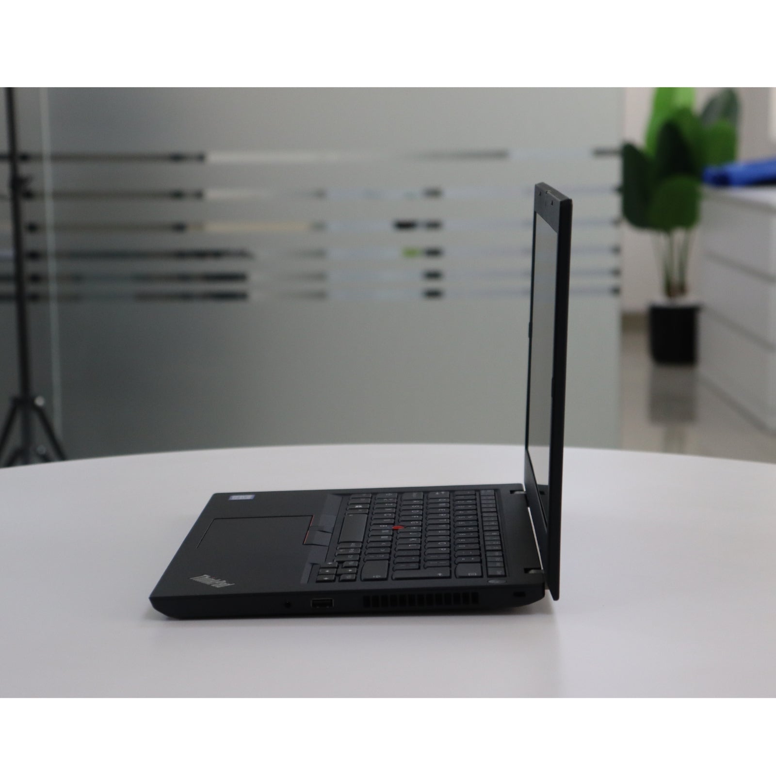 Lenovo THINKPAD L490: 8th Gen i3, 8GB RAM, 256GB SSD, SN:01055