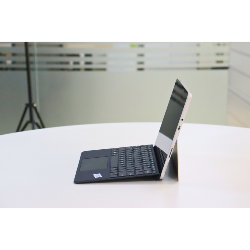 Microsoft SURFACE GO 2: 8th Gen M3, 8GB RAM, 128GB SSD, SN:76557