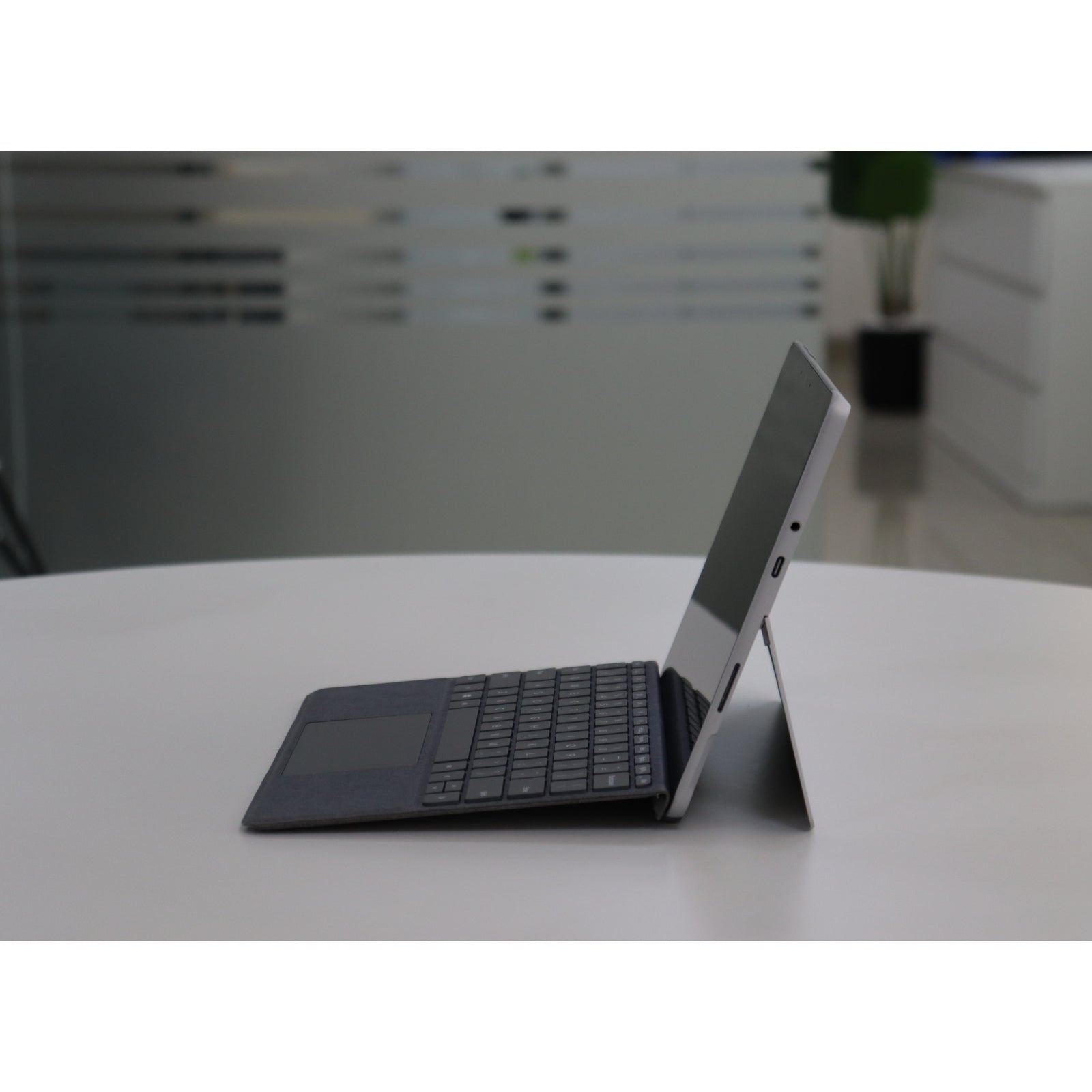 Microsoft SURFACE GO 3: i3, 10th Gen, 4GB RAM, 64GB SSD, SN:918611