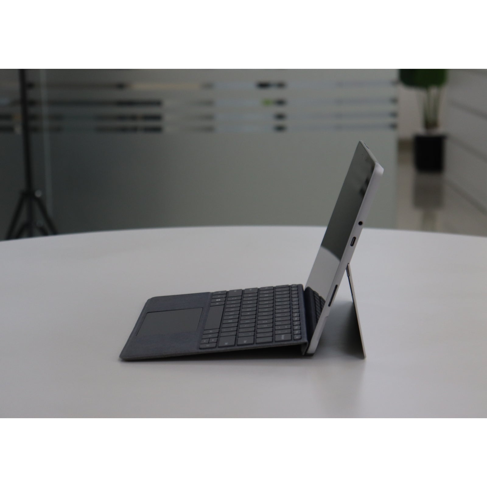 Microsoft SURFACE GO 3: i3, 10th Gen, 4GB RAM, 64GB SSD, SN:918606