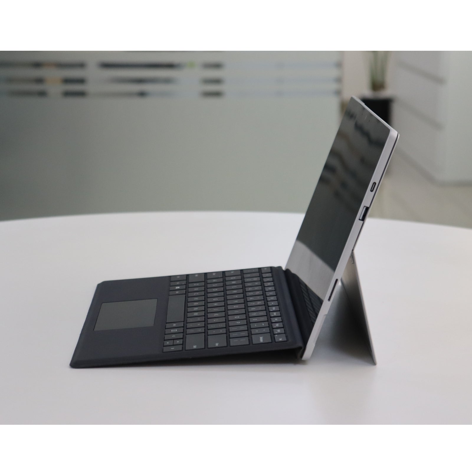 MICROSOFT SURFACE PRO 7+: 11th Gen i5, 8GB RAM, 256GB SSD, SN:18645