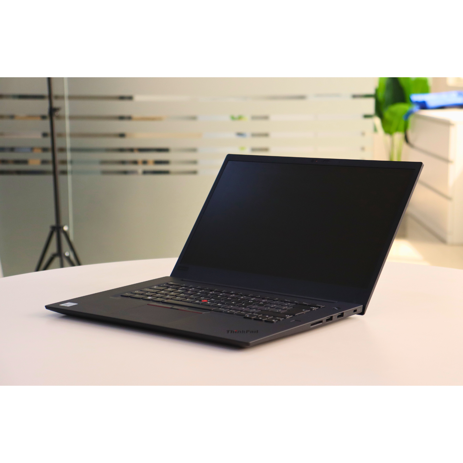LENOVO THINKPAD P1 GEN 3: Intel Core i7, 10th Gen, 8GB RAM, 1024GB SSD SN:01664