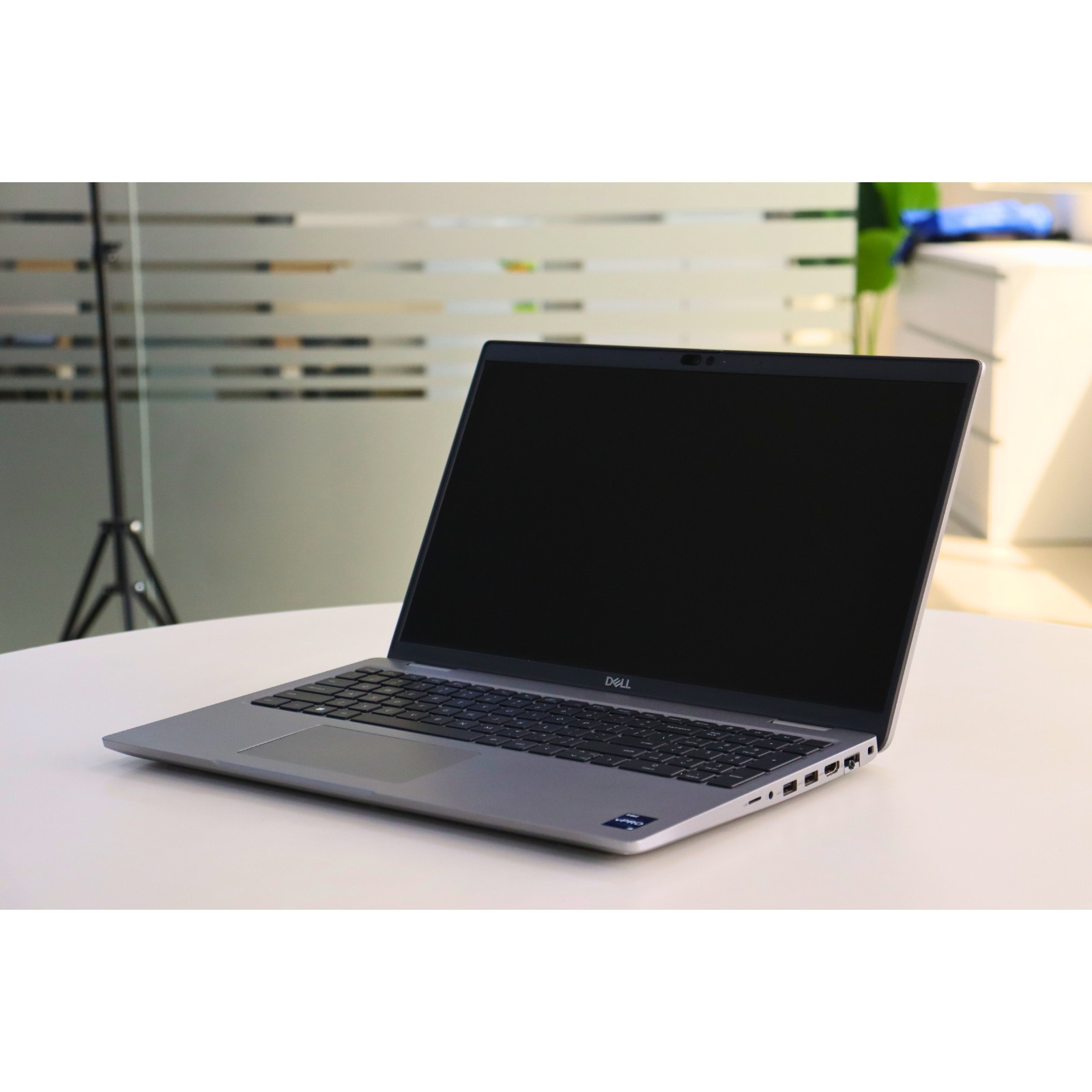 DELL INC LATITUDE 5540: 13th Gen i5, 8GB RAM, 256GB SSD, SN:04956