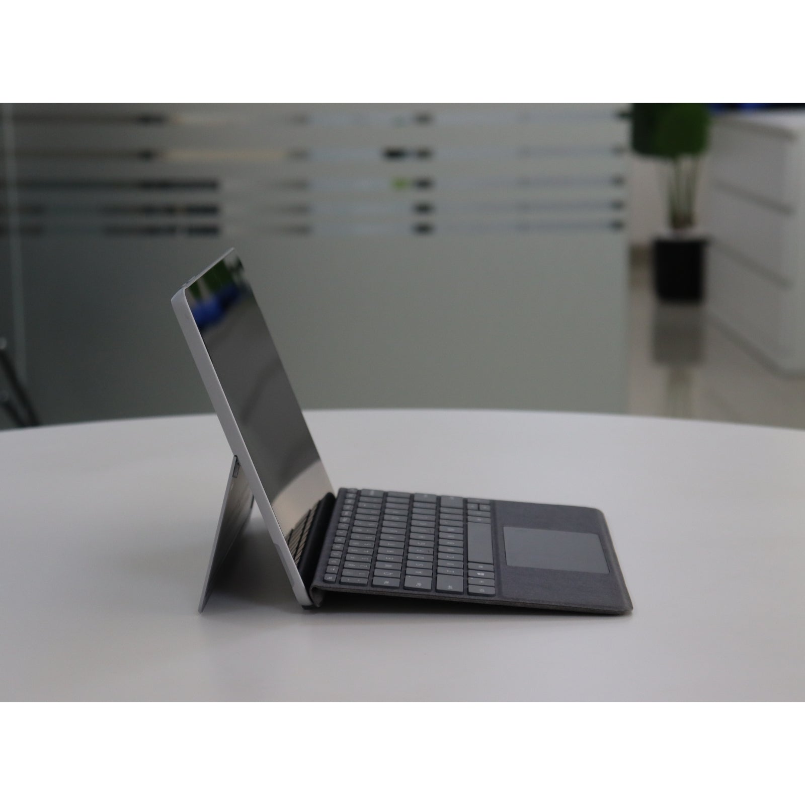 Microsoft SURFACE GO 3: i3, 10th Gen, 4GB RAM, 64GB SSD, SN:918611