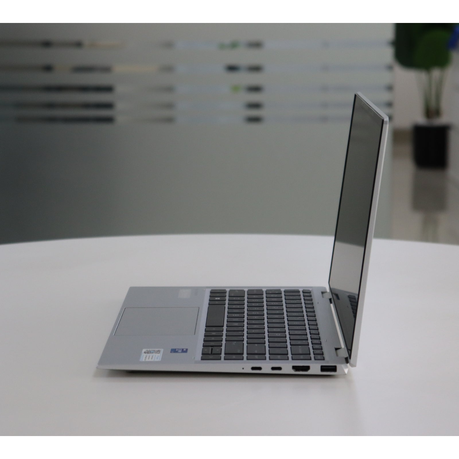 HP ELITEBOOK X360 1040 G8: Intel Core i7, 11th Gen, 16GB RAM, 512GB SSD SN:21447