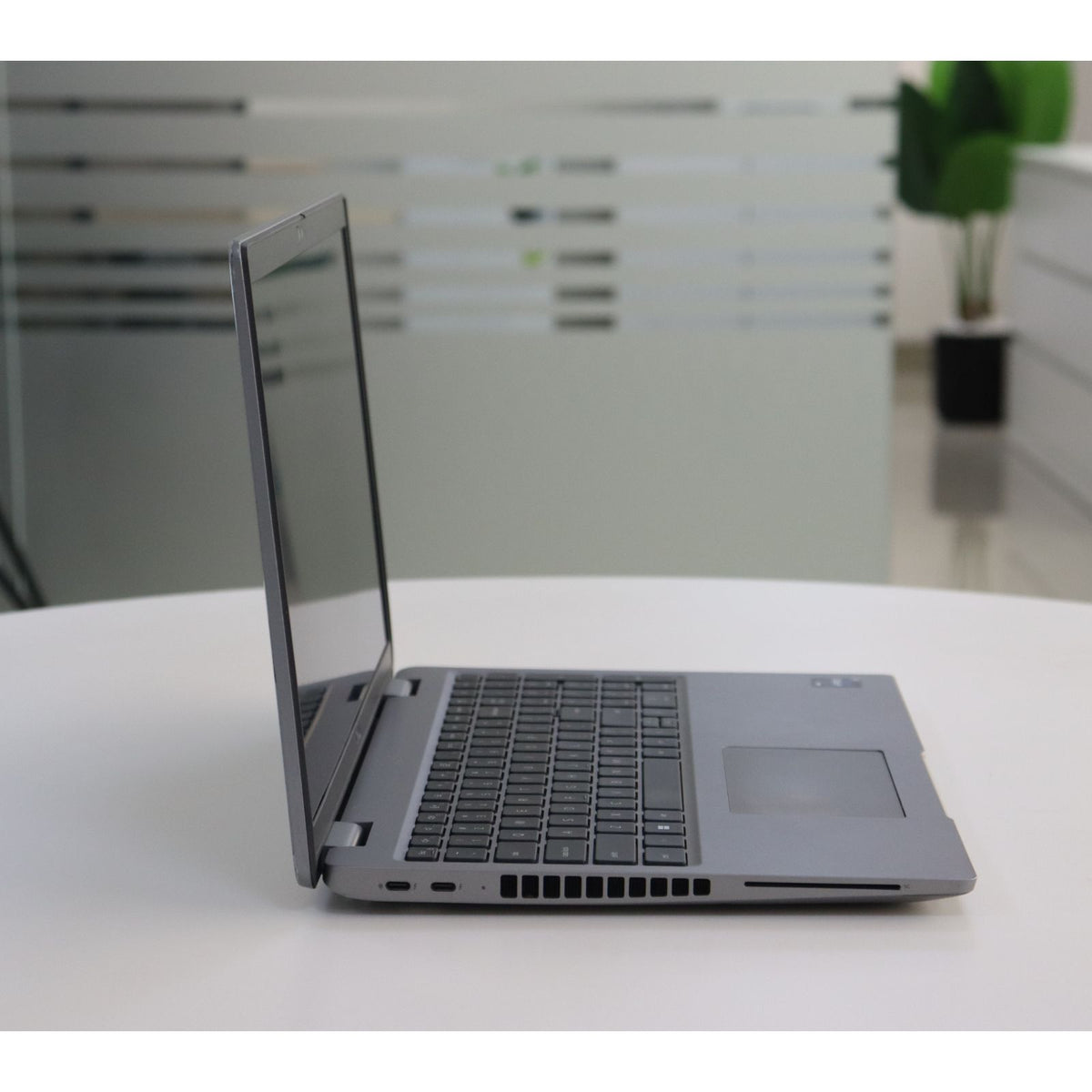 DELL LATITUDE 5540: 13th Gen i5, 16GB RAM, 512GB SSD, SN:04955