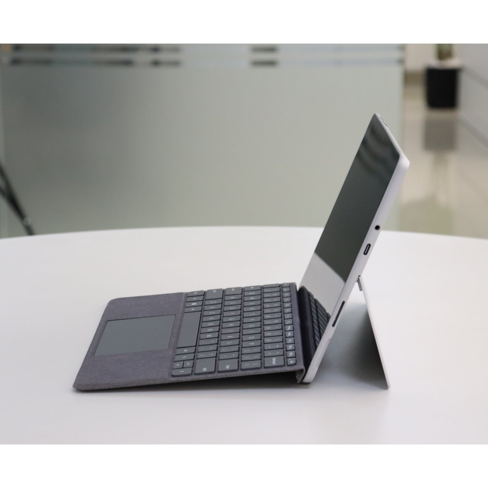 Microsoft SURFACE GO 3: i3, 10th Gen, 4GB RAM, 64GB SSD, SN:18618