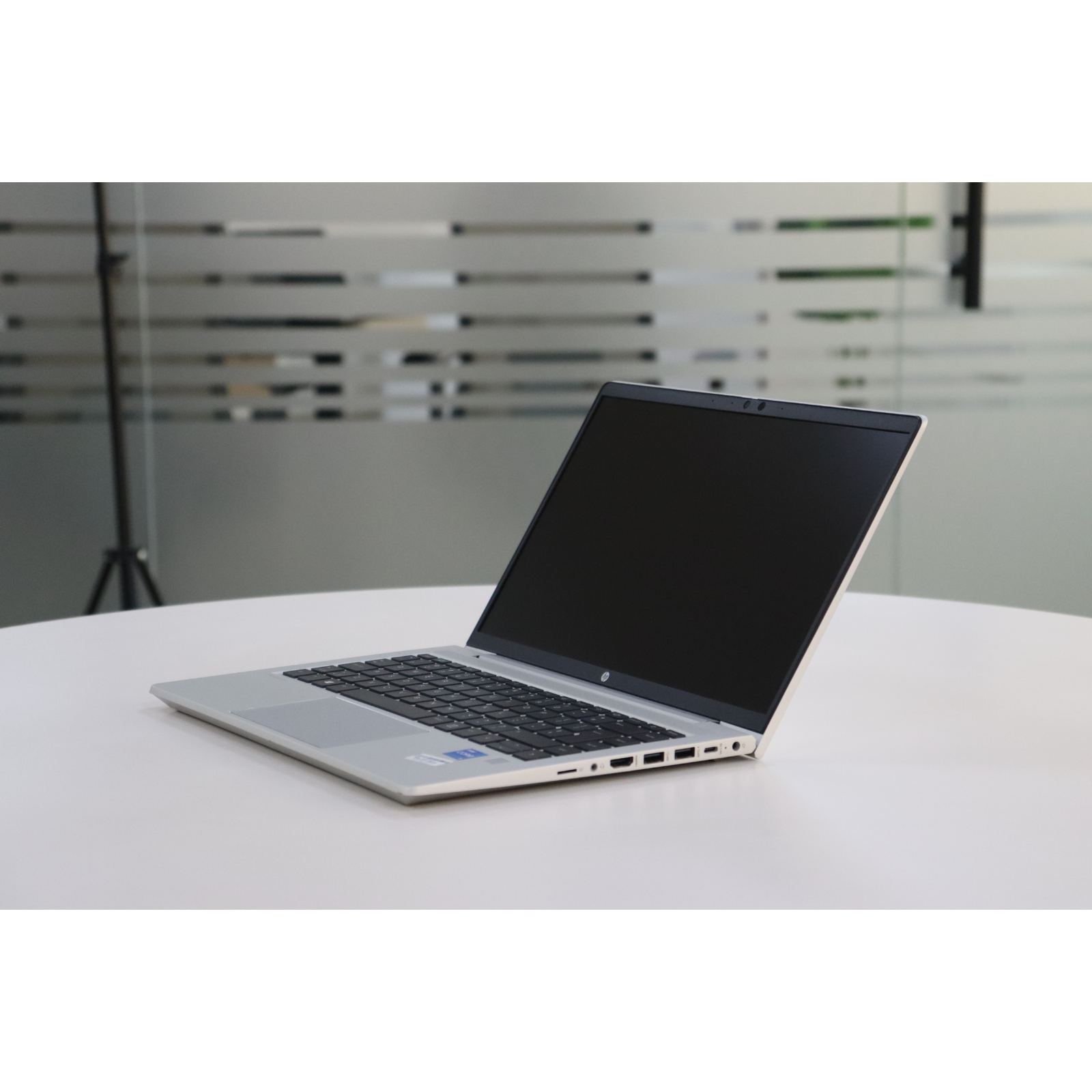HP PROBOOK 440 G8: 11th Gen i5, 16GB RAM, 256GB SSD, SN:00497