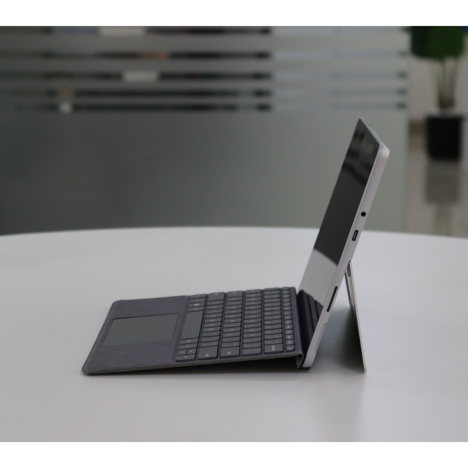 Microsoft SURFACE GO 3: i5, 10th Gen, 4GB RAM, 64GB SSD, SN:918612