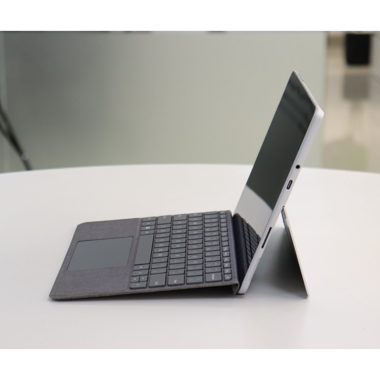 Microsoft SURFACE GO 3: i3, 10th Gen, 4GB RAM, 64GB SSD, SN:18647