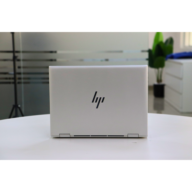HP ELITEBOOK X360 830 G11: Ultra 7, 32GB RAM, 512GB SSD, SN:18767
