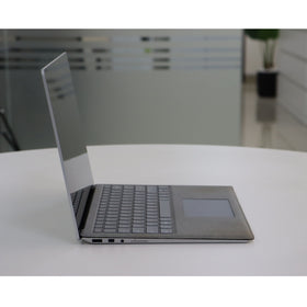 MICROSOFT SURFACE LAPTOP 2: 8th Gen i5, 8GB RAM, 256GB SSD, SN:78323