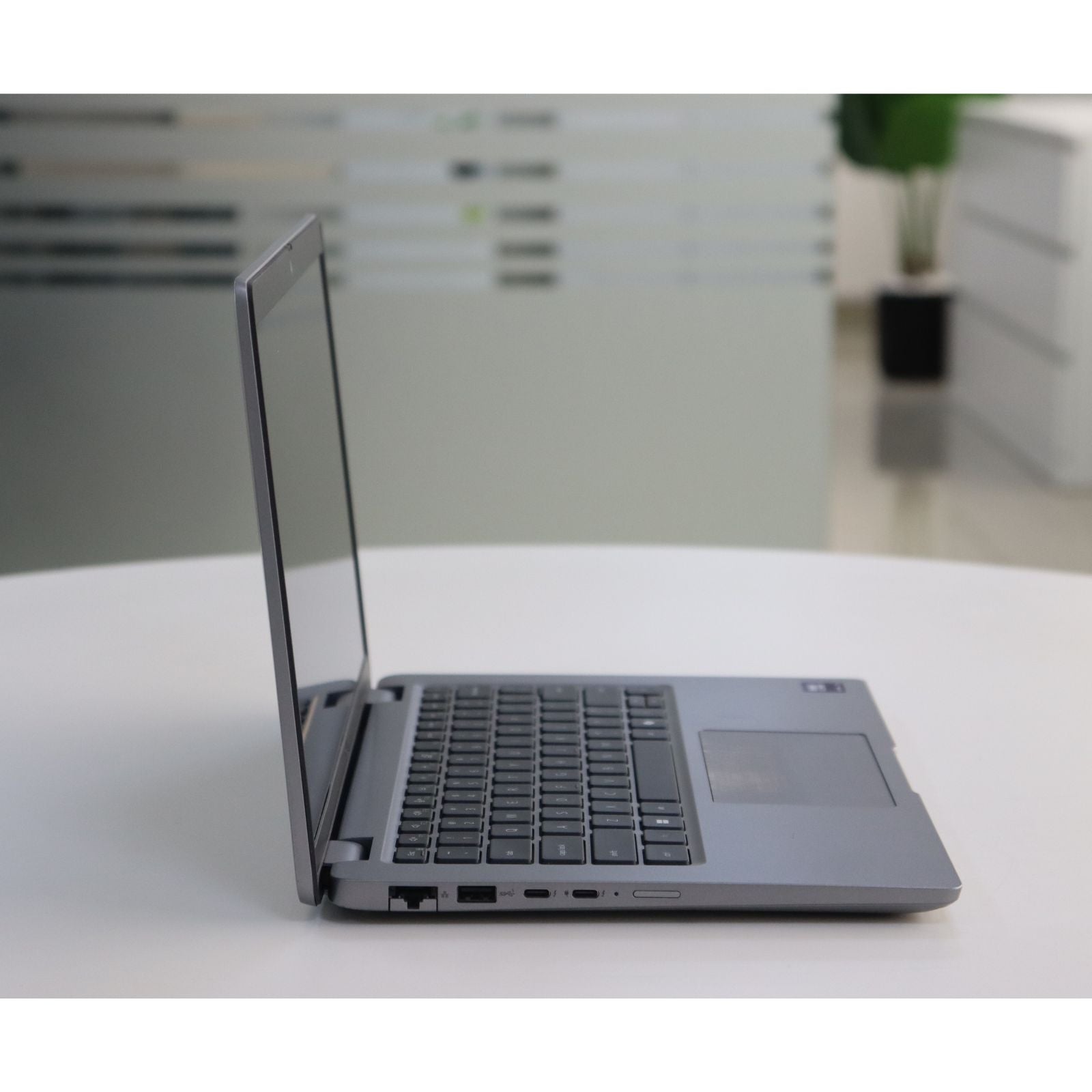Dell LATITUDE 5450: Ultra 5, 16GB RAM, 256GB SSD, SN:97843