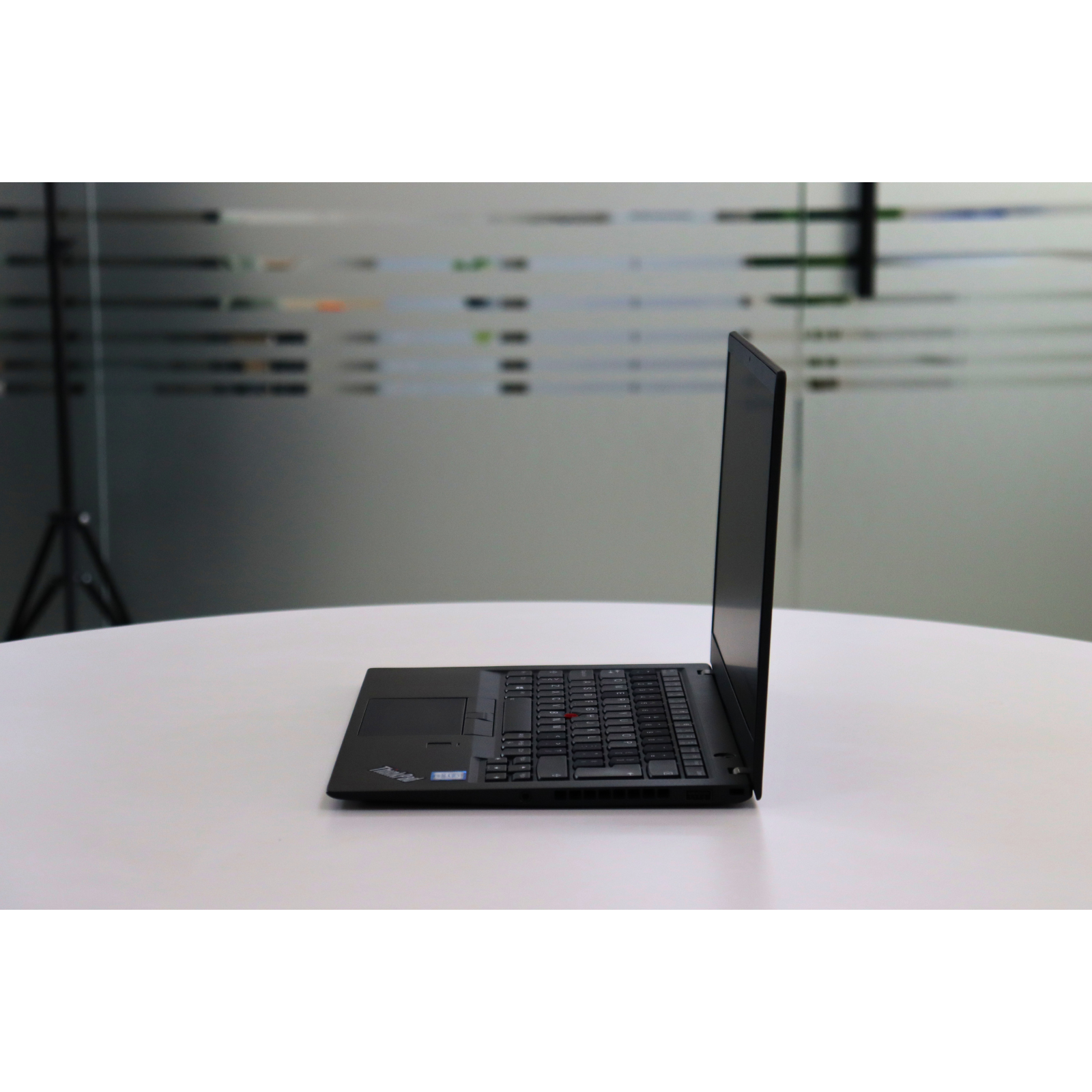 Lenovo THINKPAD X1 Carbon Gen 5: Intel Core i5, 6th Gen, 8GB RAM, 256GB SSD SN:00530