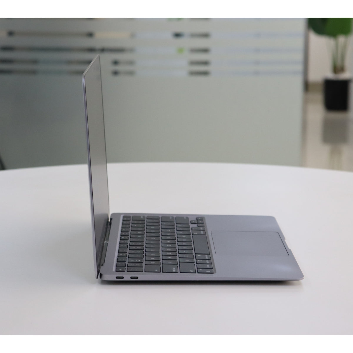Apple MacBook Air A2337(2020): M1, 8GB RAM, 256GB SSD, SN:58626