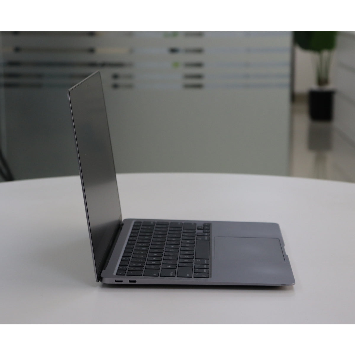 Apple MacBook Air A2337(2020): M1, 8GB RAM, 256GB SSD, SN:60706