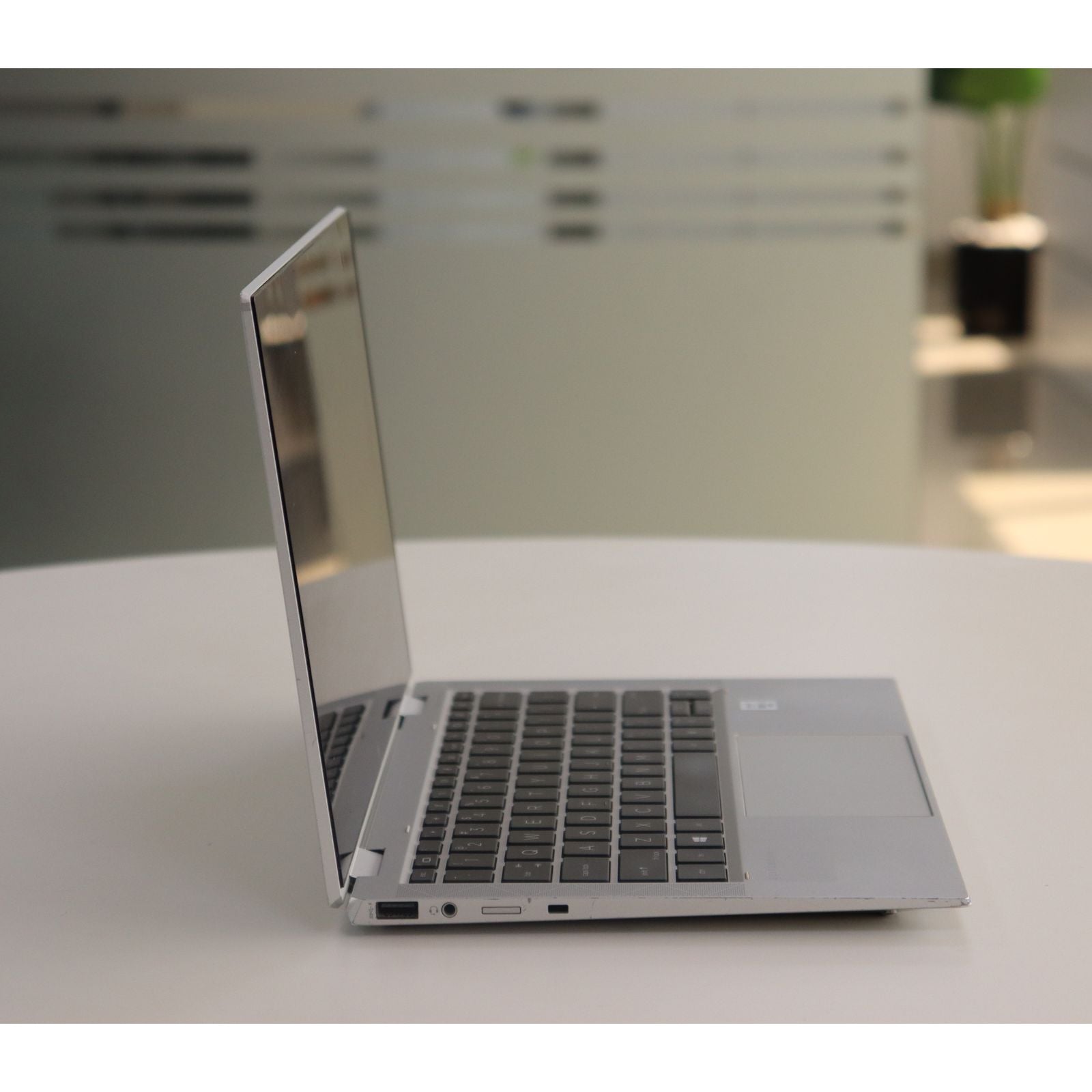HP ELITEBOOK X360 1030 G7: 10th Gen i5, 16GB RAM, 256GB SSD, SN:19022