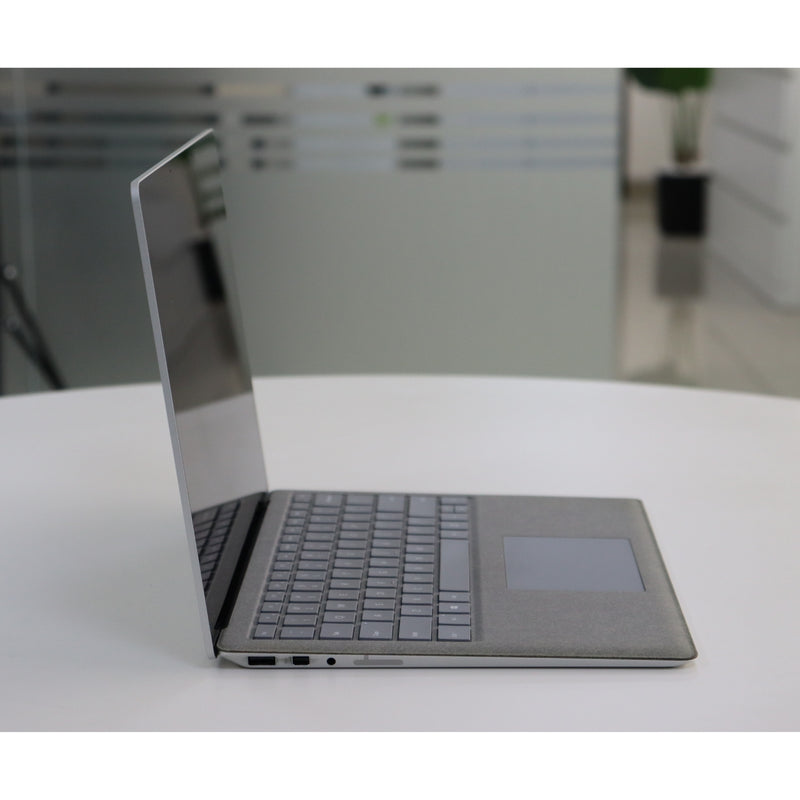 MICROSOFT SURFACE LAPTOP 2: 8th Gen i5, 8GB RAM, 256GB SSD, SN:78320