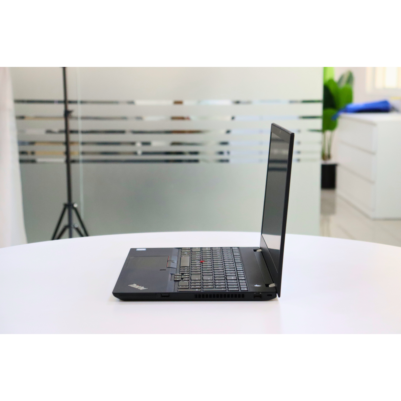LENOVO THINKPAD T590: Intel Core i7, 8th Gen, 8GB RAM, 256GB SSD SN:12878