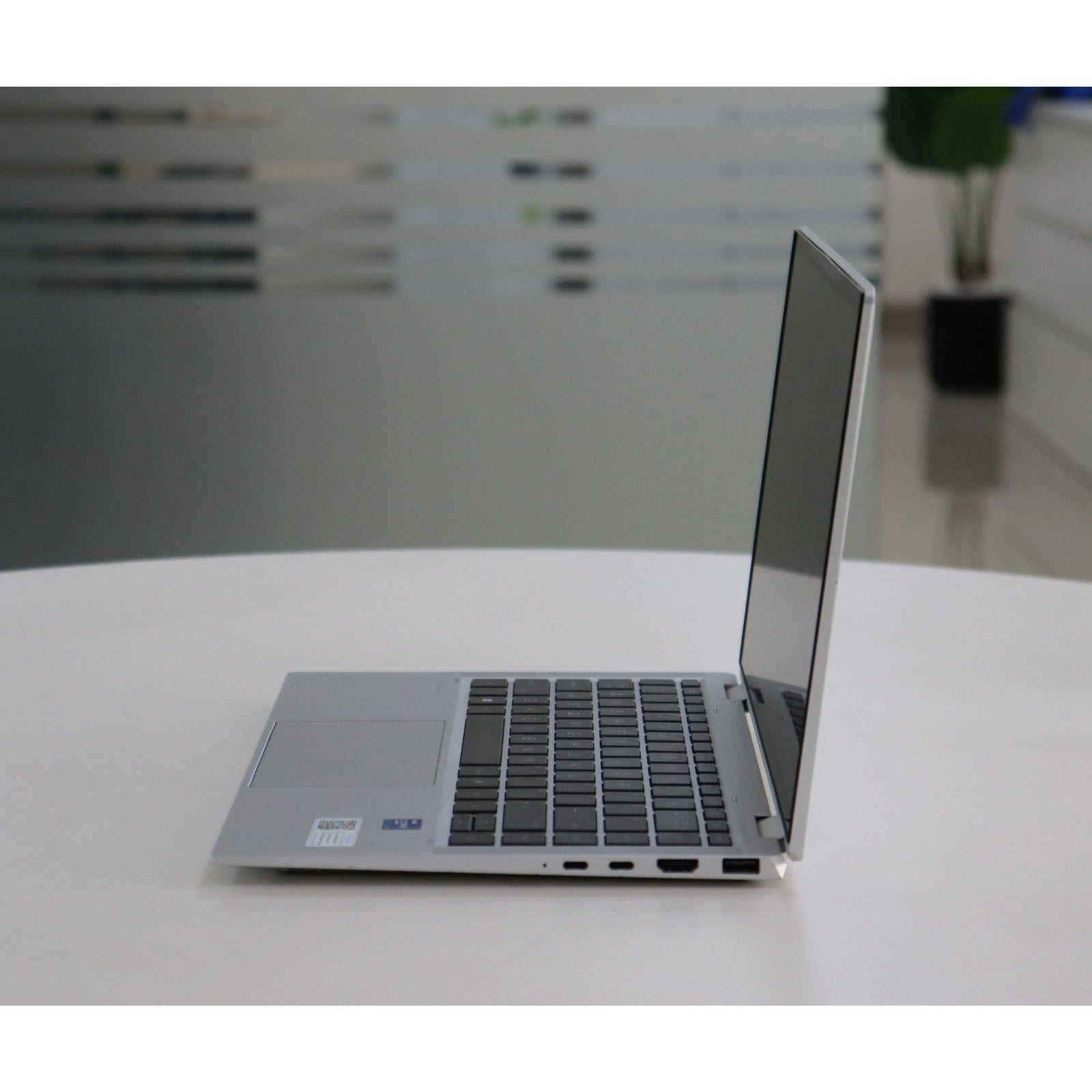 HP ELITEBOOK X360 1040 G8: Intel Core i7, 11th Gen, 16GB RAM, 512GB SSD SN:21441