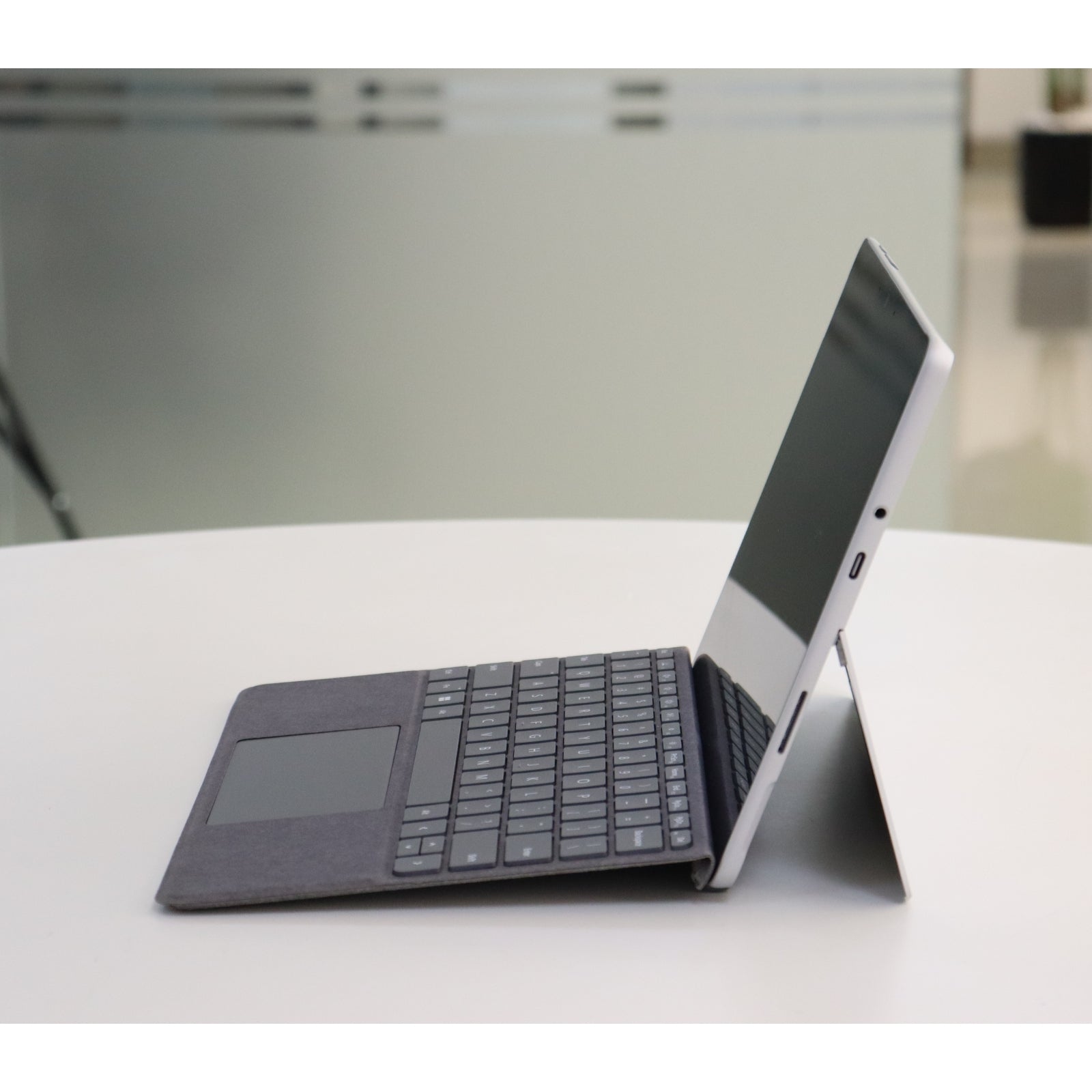 Microsoft SURFACE GO 3: i3, 10th Gen, 4GB RAM, 64GB SSD, SN:18617