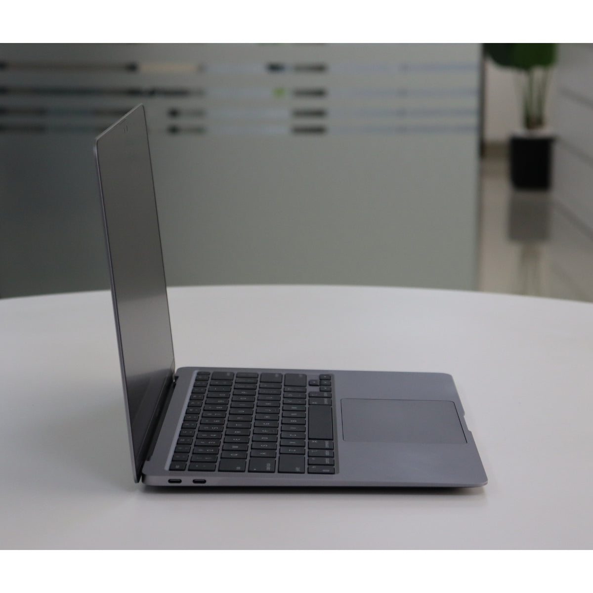 Apple MacBook Air A2337(2020): M1, 8GB RAM, 256GB SSD, SN:60699