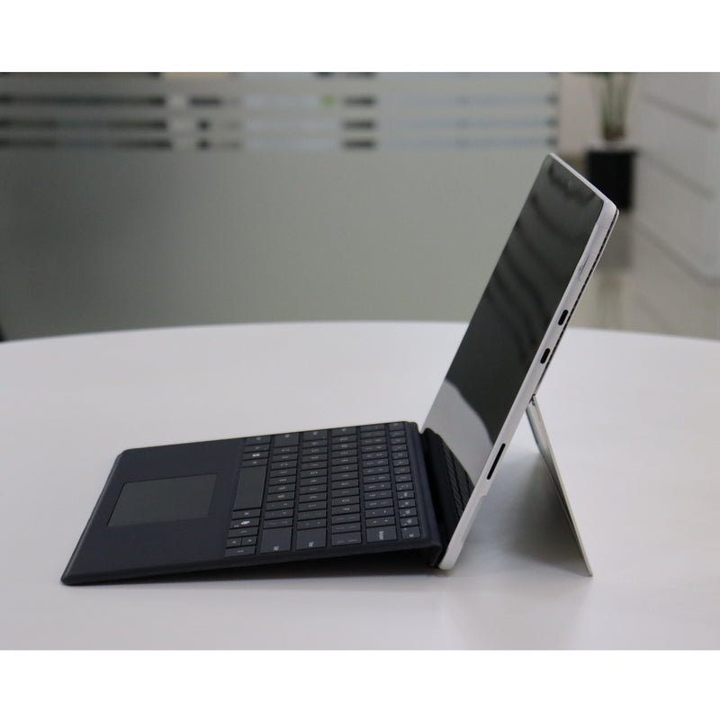 MICROSOFT SURFACE PRO 8: 11th Gen i7, 16GB RAM, 256GB SSD, SN:19076