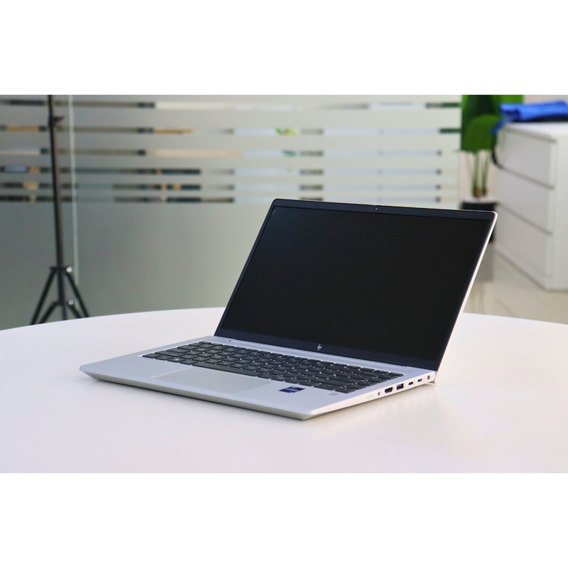 HP ELITEBOOK 640 G10 : 13th Gen i5, 16GB RAM, 256GB SSD, SN:00357
