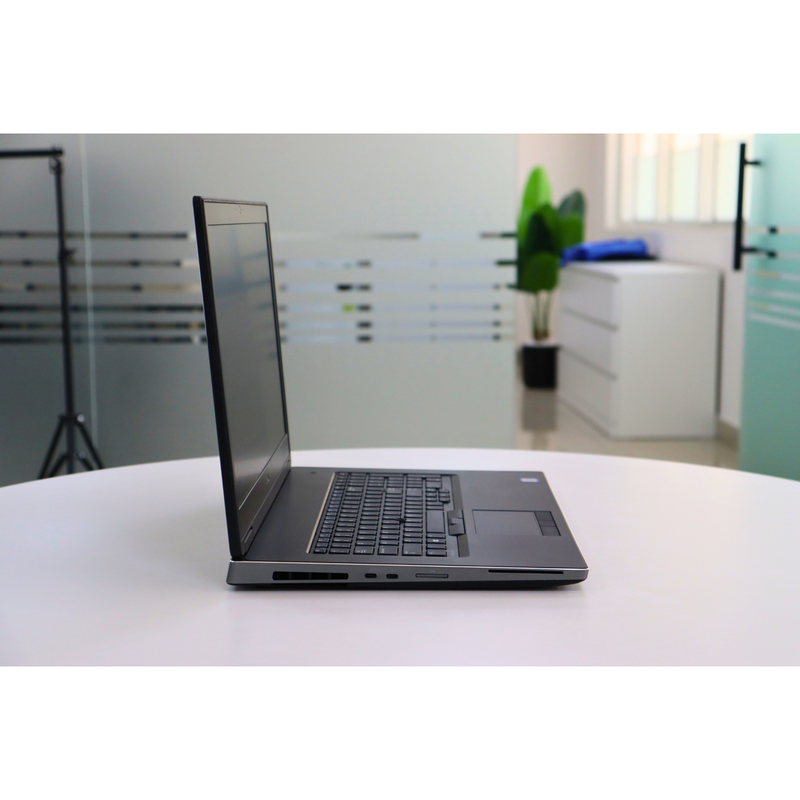 Dell PRECISION 7730: 8th Gen i7, 32GB RAM, 256GB SSD, SN:12607
