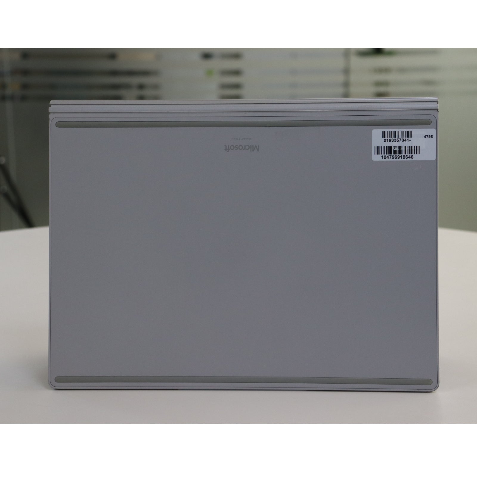 Microsoft SURFACE BOOK 2: i5, 7th Gen, 8GB RAM, 256GB SSD, SN:18646