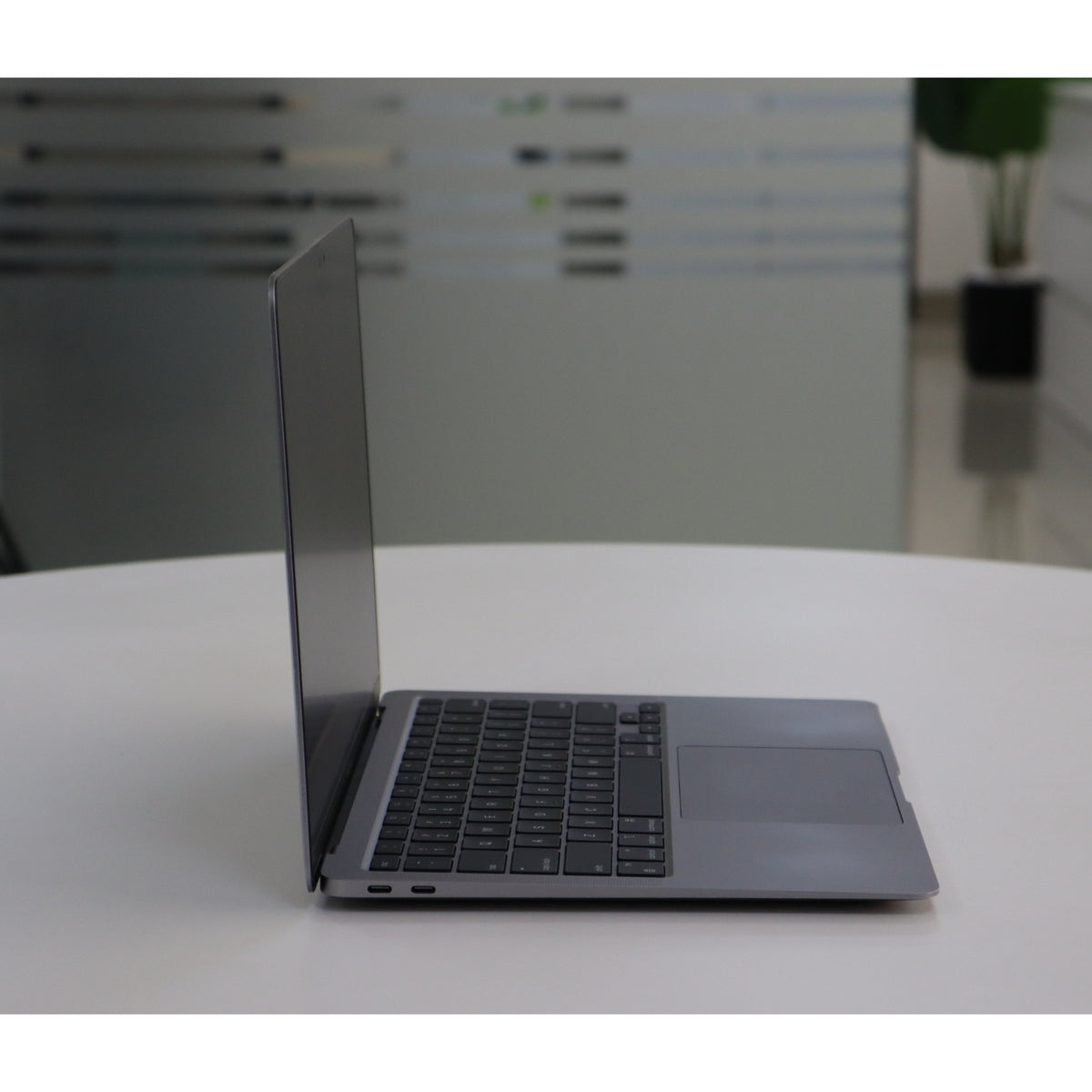 Apple MacBook Air A2337(2020): M1, 8GB RAM, 256GB SSD, SN:60607