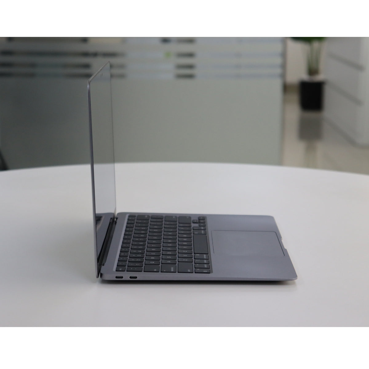 Apple MacBook Air A2337(2020): M1, 8GB RAM, 256GB SSD, SN:60655
