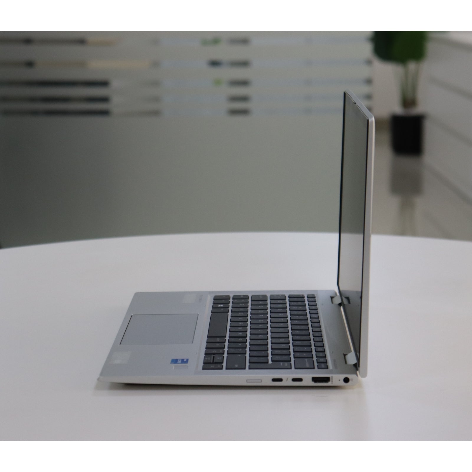 HP ELITEBOOK X360 830 G8: 11th Gen i5, 16GB RAM, 256GB SSD, SN:00014