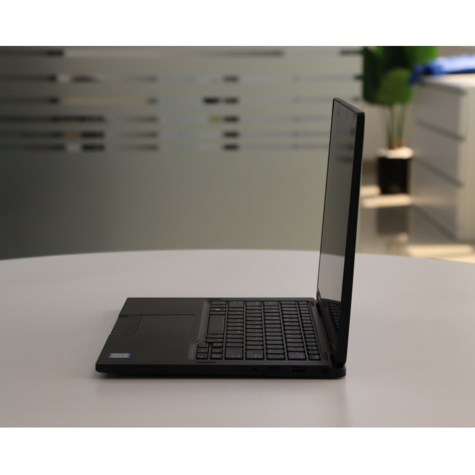 Dell LATITUDE 7390 2-IN-1: 8th Gen i5, 16GB RAM, 256GB SSD, SN:20656