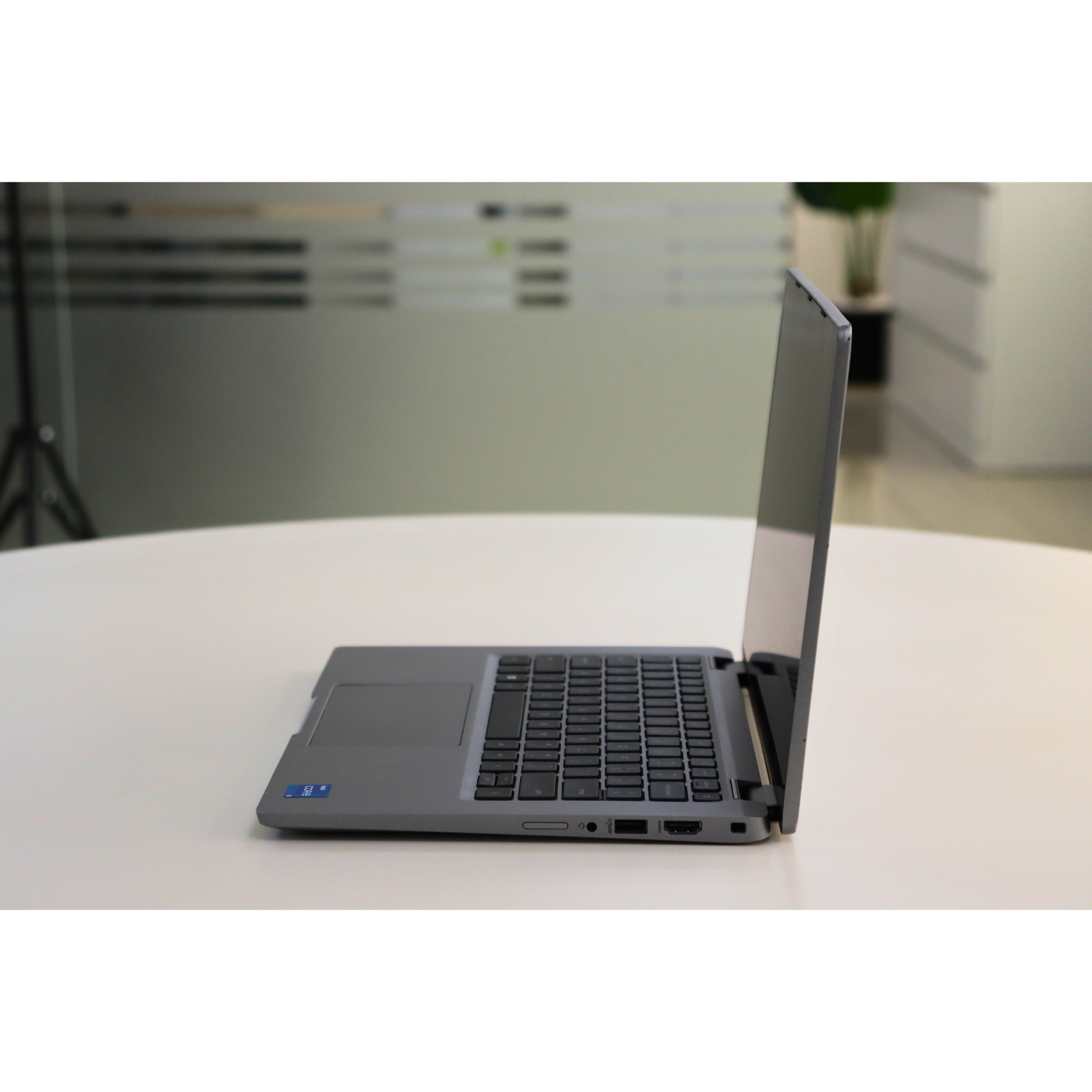Dell LATITUDE 5330: 12th Gen i5, 16GB RAM, 256GB SSD, SN:06030
