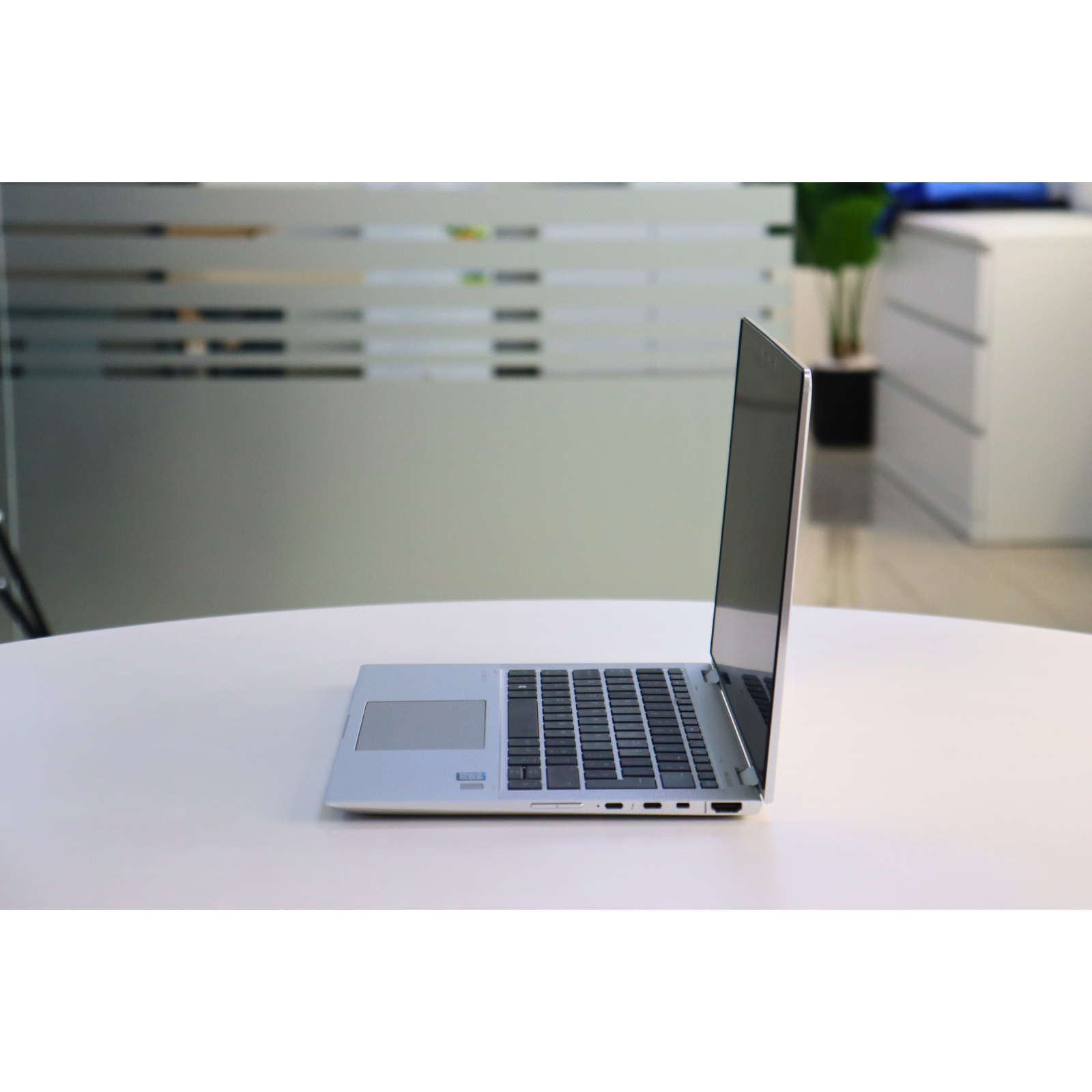 HP ELITEBOOK X360 1030 G4: 8th Gen i5, 8GB RAM, 256GB SSD, SN:01263